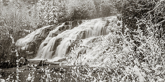 bond-falls-winter-i-jon-jacobson